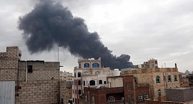 İsrail Yemen'i Vurdu! Başkente Hava Saldırısı